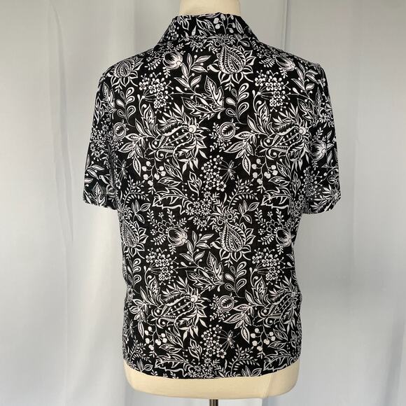 Casual Top Plus Size 18 Black White Floral Button Up Short Sleeve Boho Tropical - Picture 7 of 12